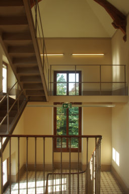 Escalier patrimonial (vue depuis le 2ème étage)